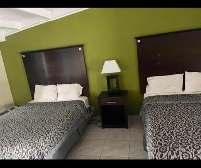 Regency Inn Perry Ngoại thất bức ảnh